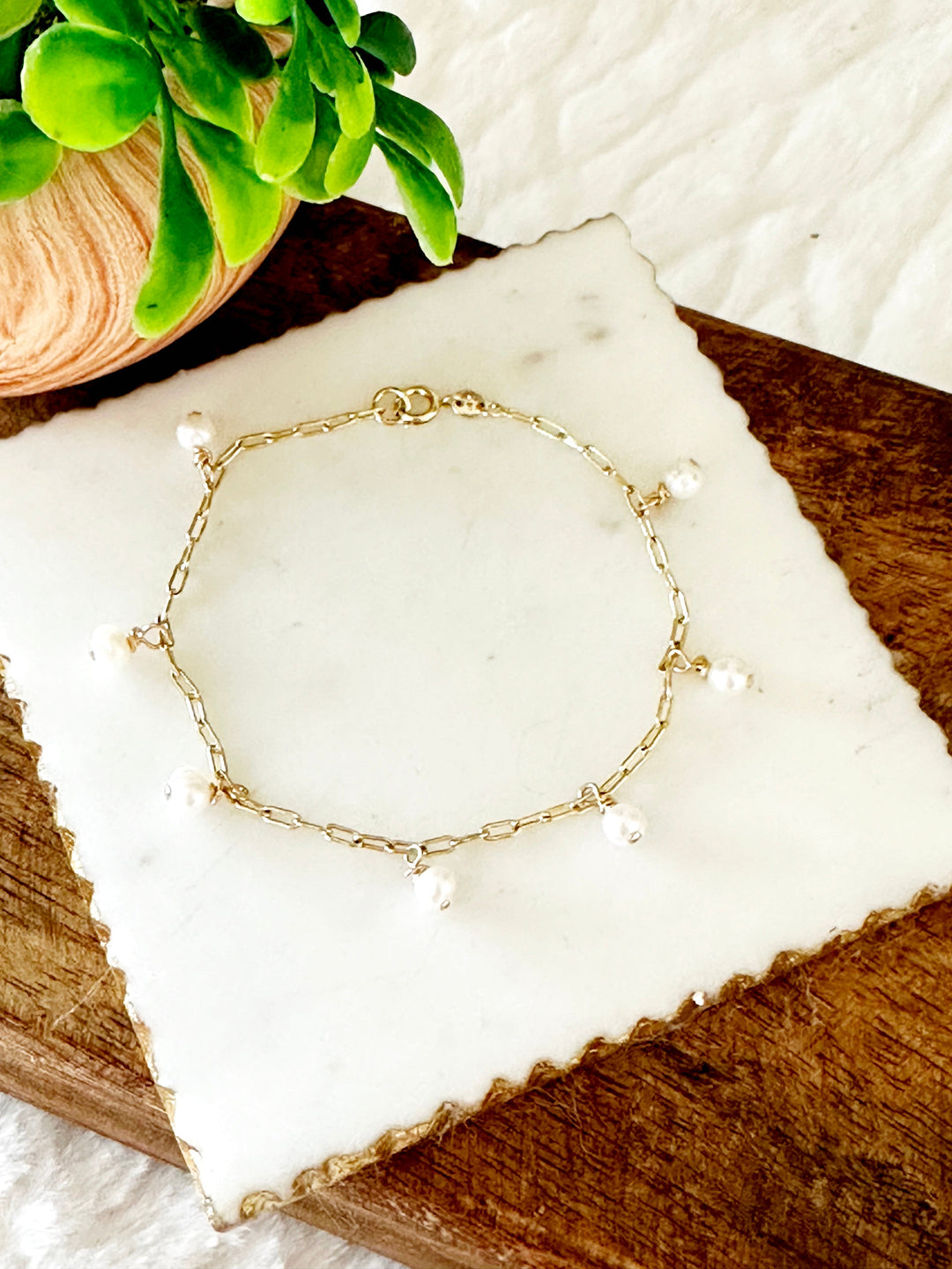 Gina Mini Perle Berlokk Armbånd
