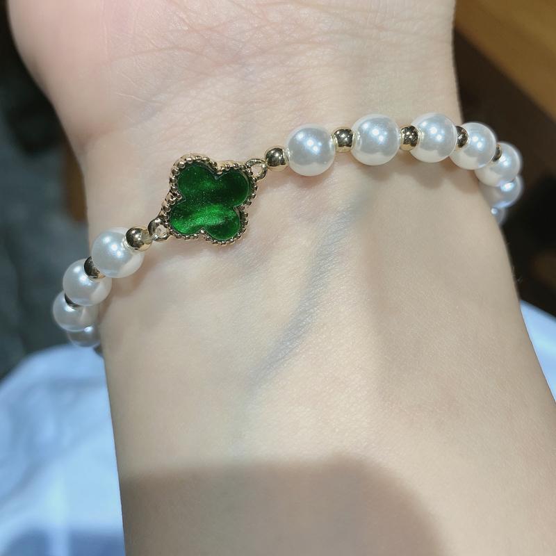 Smaragd Kløverblad Armbånd med Smaragd og Perler i Gull